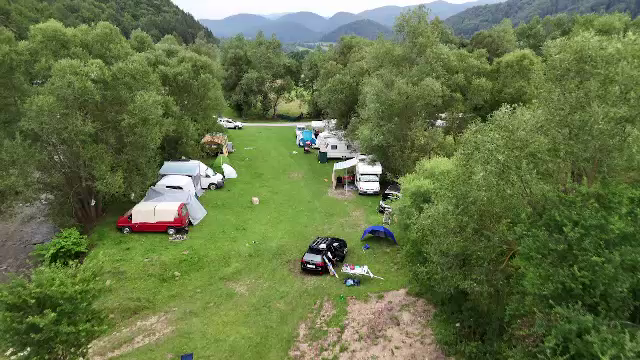 Românii prind gustul vacanțelor cu rulota. Cât costă o zi în camping, față de o cameră de hotel