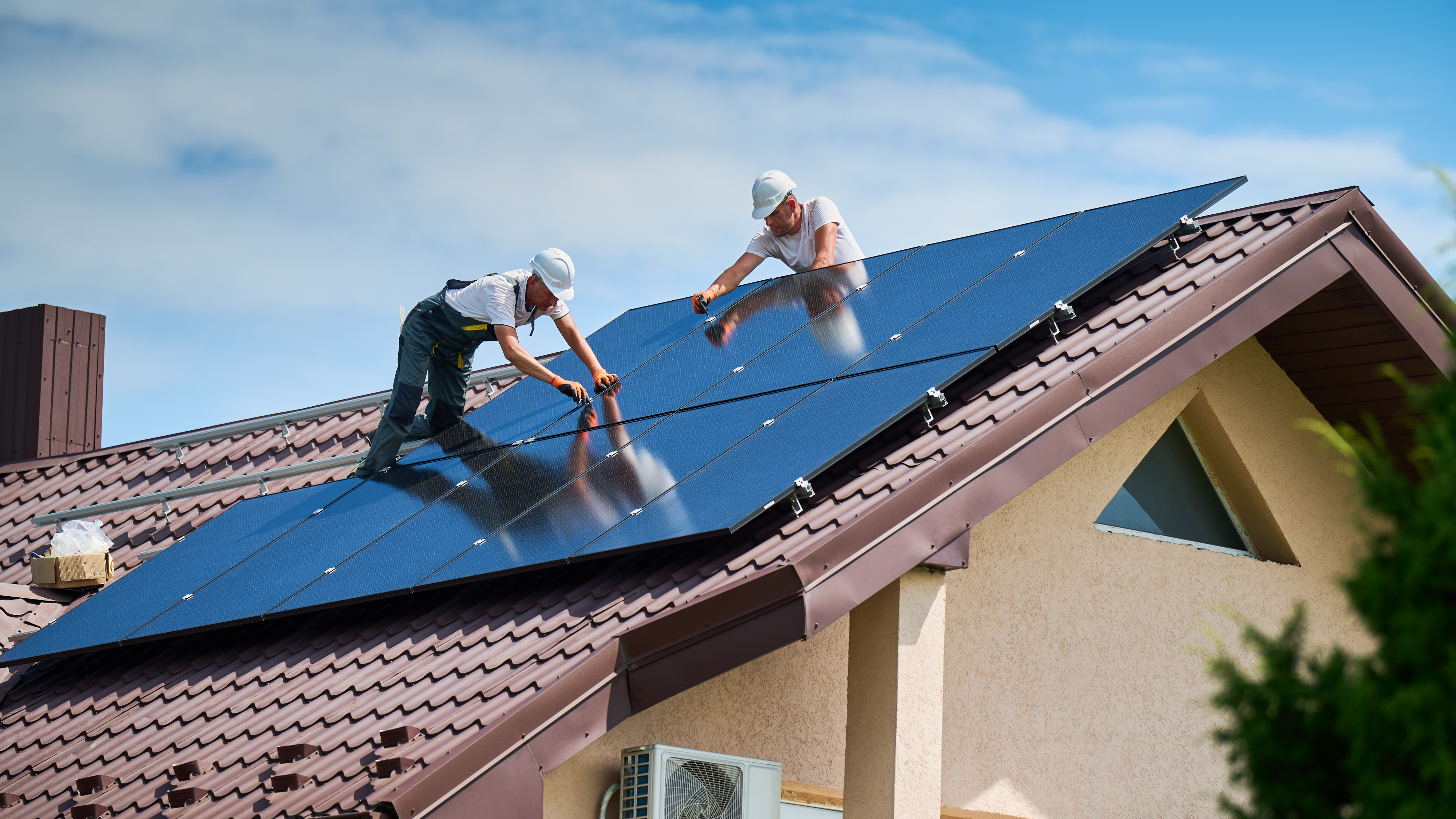 Guvernul anunță deblocarea unui capitol din PNRR. Peste 100.000 de gospodării pot primi bani pentru eficiență energetică