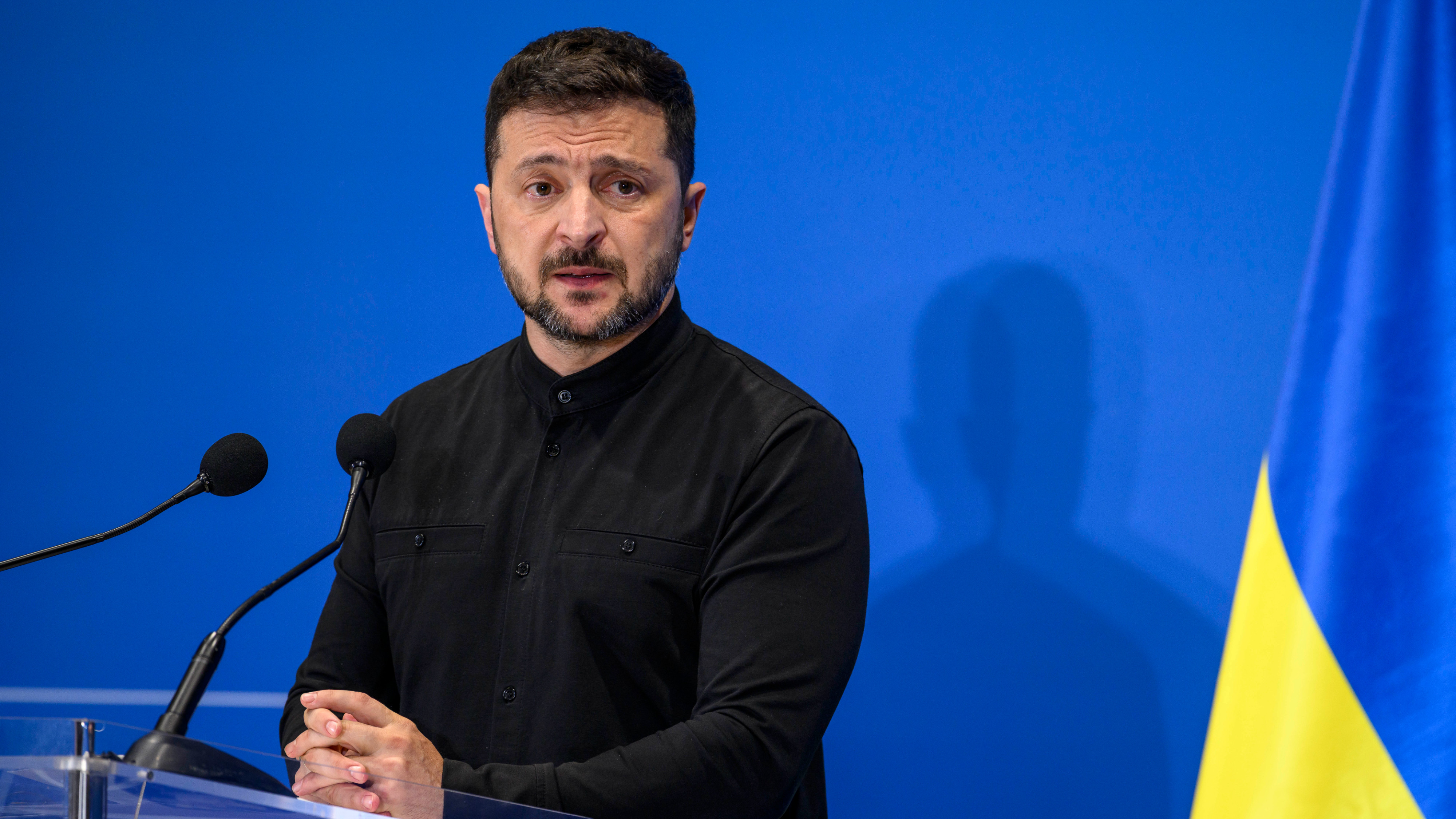 Decizie surpriză: Ucraina ridică interdicția de călătorie pentru tinerii de 18-21 de ani