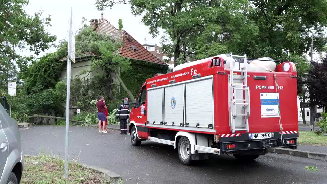 Dezastru după caniculă. Vijeliile au făcut ravagii în toate regiunile țării. Au făcut și victime