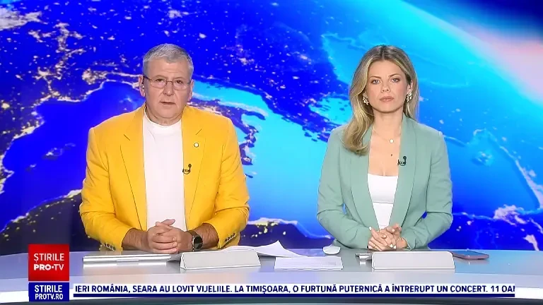 Bucureștenii au așteptat noaptea ca să iasă pe Calea Victoriei, după o zi toridă. Zeci de metri de cozi la înghețată