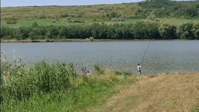 Un bărbat de 58 de ani s-a înecat în timp ce era la pescuit. Decizia care a dus la moartea sa