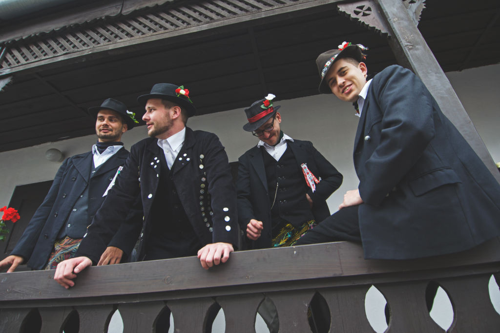 Ungurii au averi personale mai mari decât PIB-ul țării. Cum își țin oamenii banii