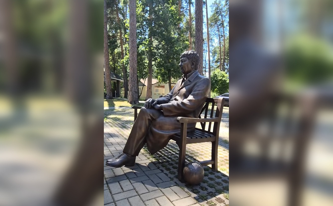 Șahtior Donețk va trimite statuia lui Mircea Lucescu în România: „Este în drum spre Mister”. VIDEO