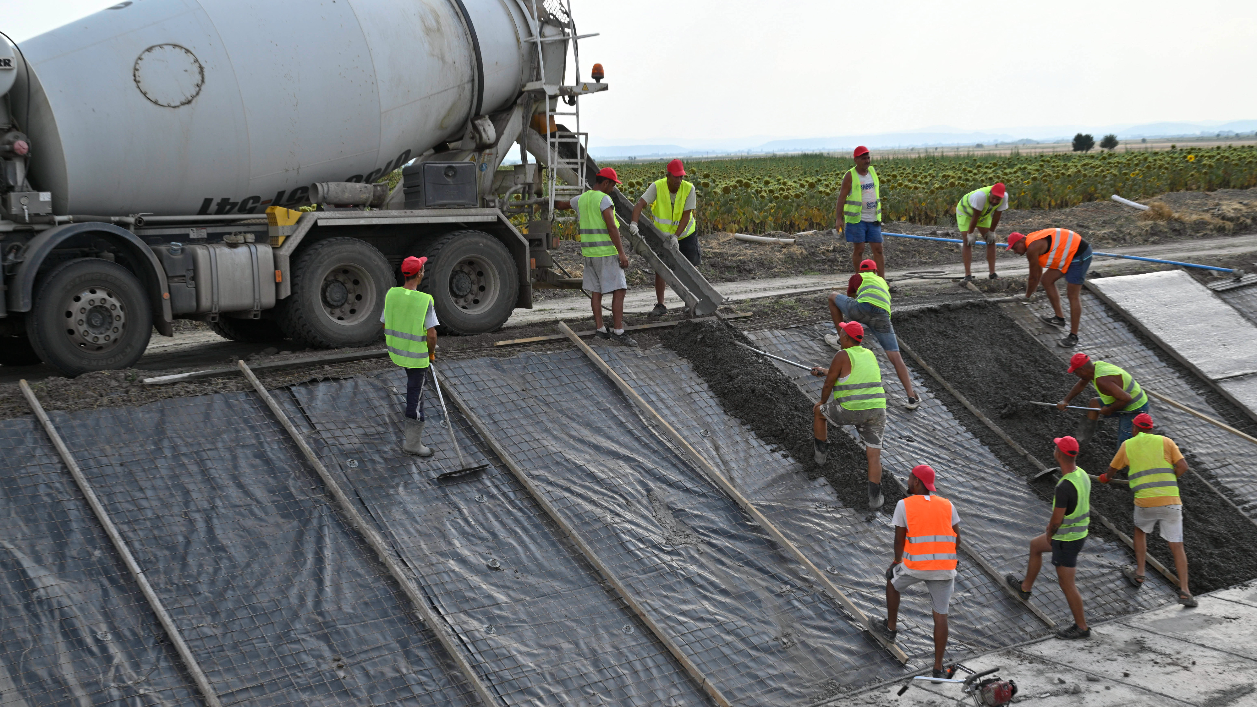 Ilie Bolojan: Banii pentru programul Anghel Saligny s-au terminat. Doar o treime din proiecte mai pot primi finanțare în 2025