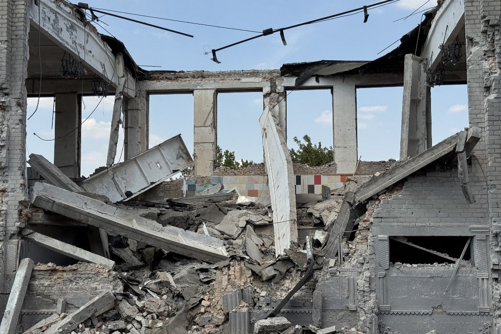 Cel puţin un mort şi 14 răniţi în atacuri ruse în vestul Ucrainei. Zeci de clădiri rezidenţiale au fost avariate