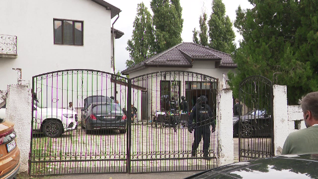 Peste 30 de membri ai clanurilor Pian și Purcel au fost reținuți pentru trafic de persoane. Ar fi exploatat 15 tinere