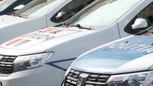 Un tânăr a fost reținut după ce a fost prins când încerca să întrețină relații intime cu o fată de 13 ani, chiar de tatăl ei