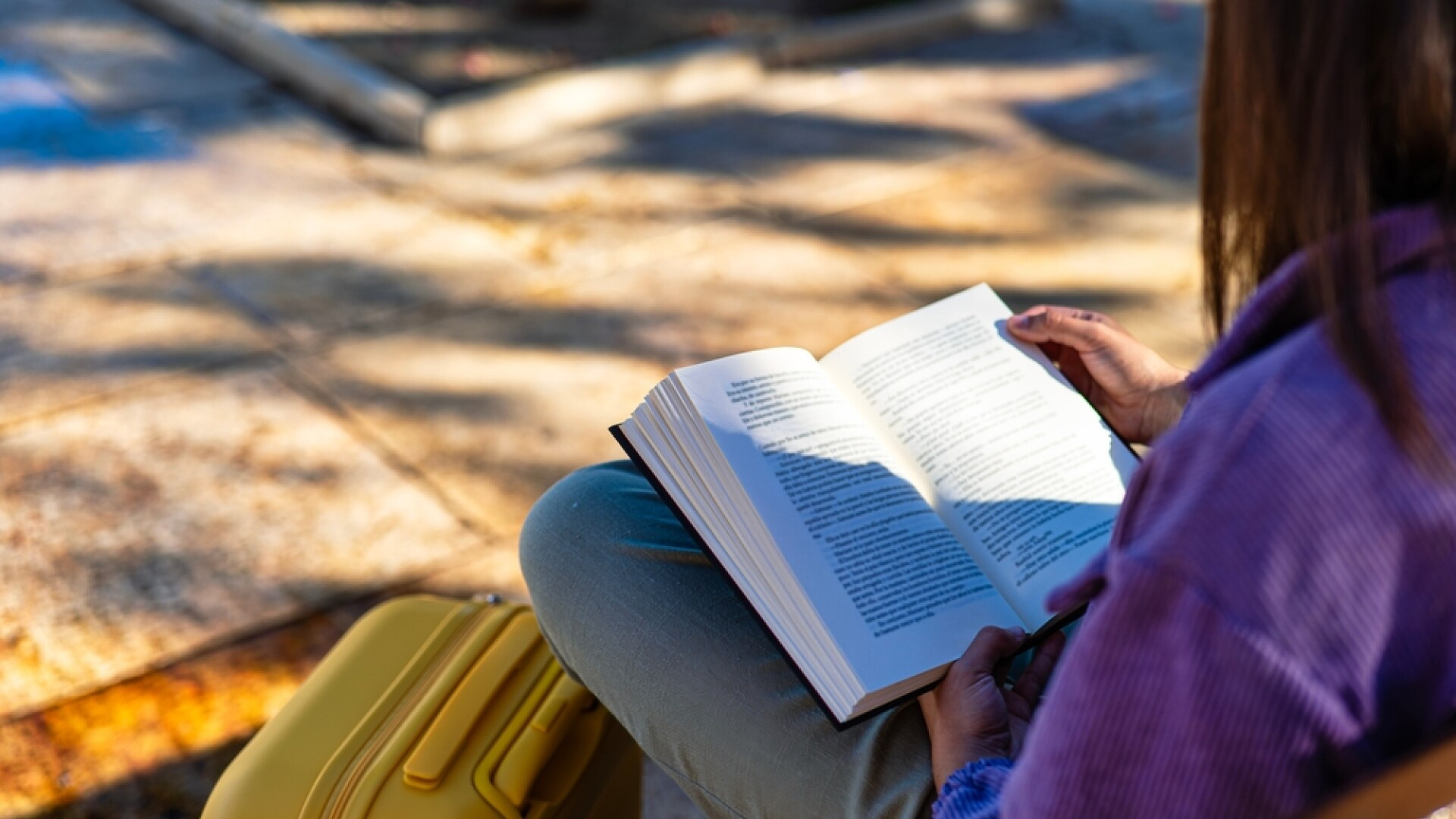 EFE, despre măsurile de austeritate: România, ţara din UE unde se citeşte cel mai puţin, creşte TVA-ul pentru cărţi la 11%