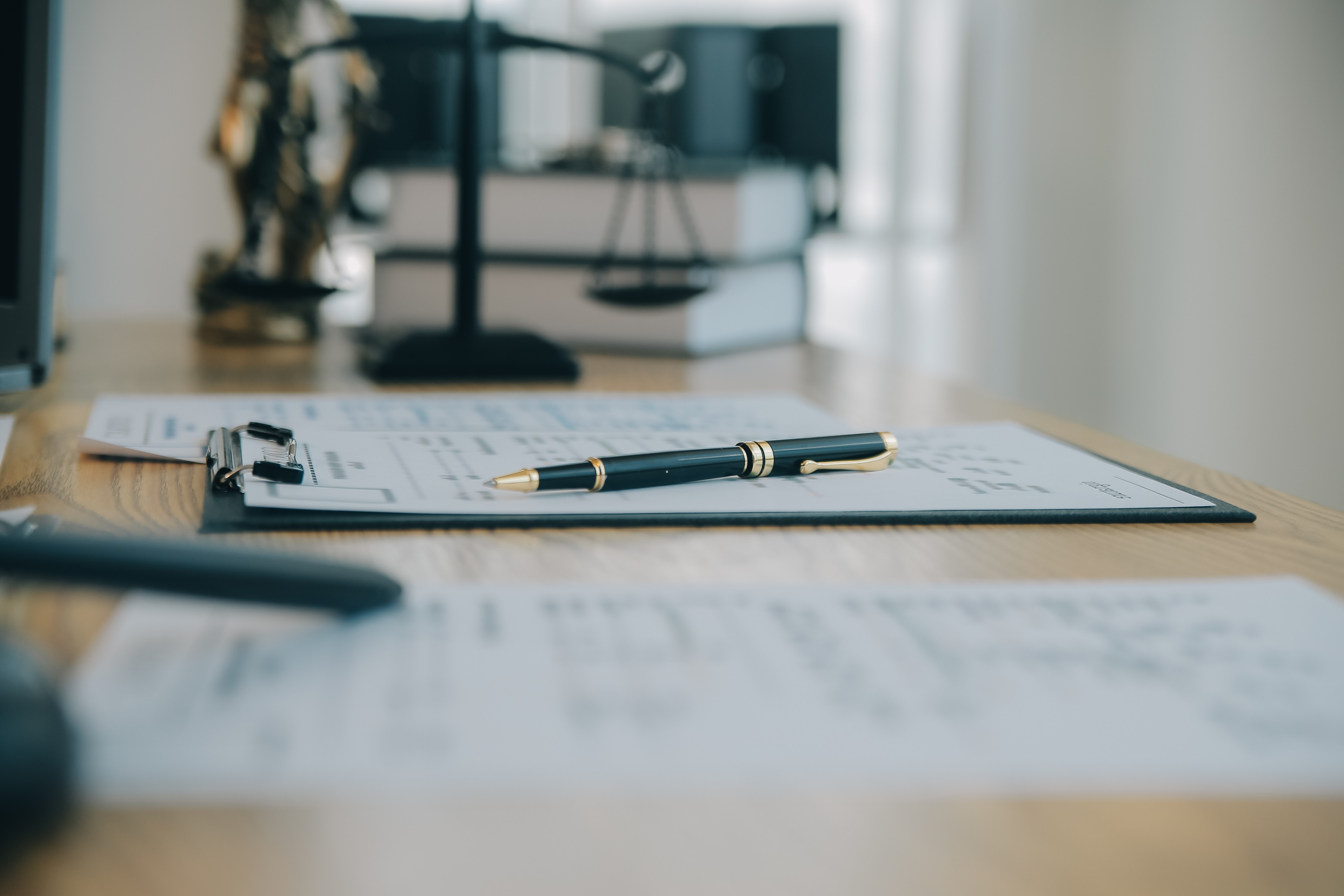 (P) Acte notariale esențiale în viața de zi cu zi. Ce trebuie să știi pentru a evita surprize neplăcute