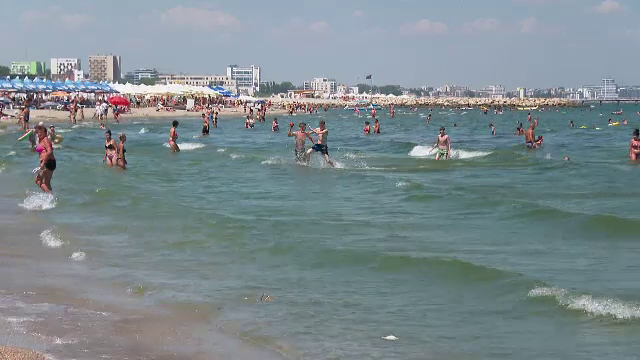 Care sunt cerințele turiștilor pe litoralul românesc. Recenzii lăsate la hoteluri: "bate vântul" sau "marea e prea rece"