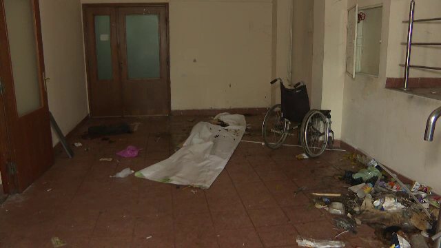 Fost sediu ITM Timișoara, refugiu pentru oamenii străzii. Localnicii nu mai ies din case de teamă. „M-au amenințat”