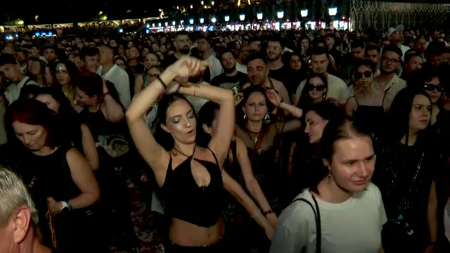 Peste 100.000 de participanți au trăit prima noapte magică a Untold 2025: „E fantastic, toată lumea ar trebui să vină”