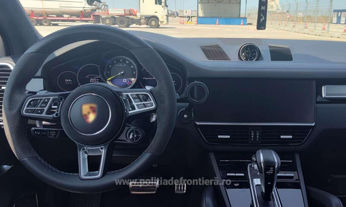 Un Porsche de 90.000 de euro a fost confiscat de polițiști în Portul Constanţa. Ce au descoperit în urma verificărilor | FOTO