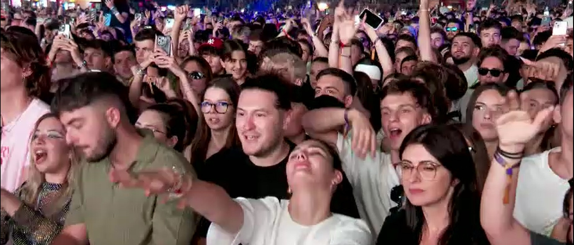 UNTOLD continuă cu nopți pline de emoție și energie: „Foarte fain. E ireal, superb”