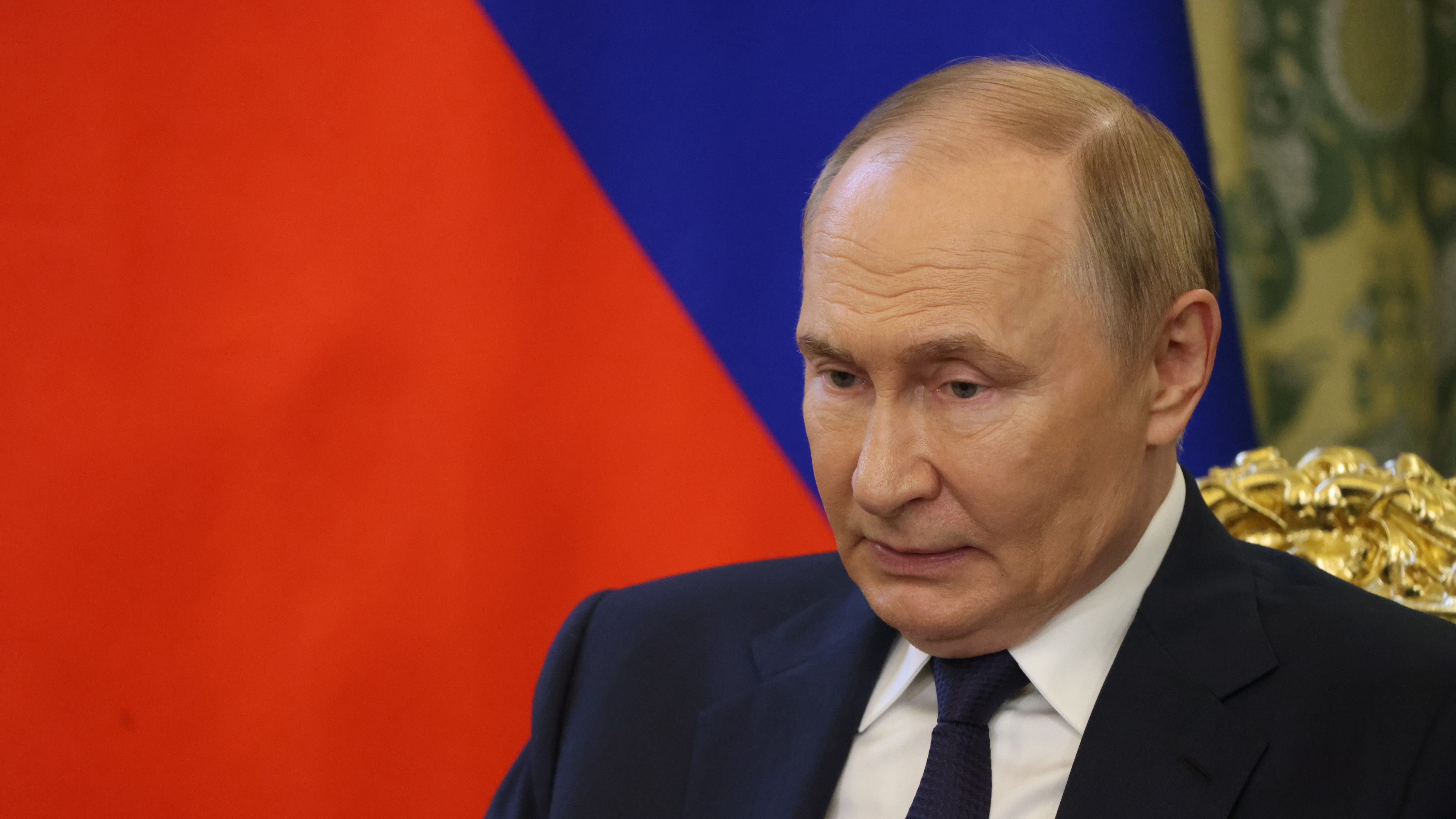 Putin nu mai poate ascunde realitatea. Economia Rusiei intră în faza de stagnare. Prognoza sumbră a oamenilor de afaceri