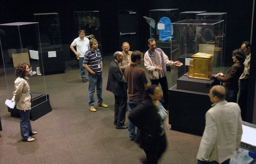 Egiptul a recuperat 13 artefacte arheologice introduse ilegal în Marea Britanie și Germania. Despre ce este vorba