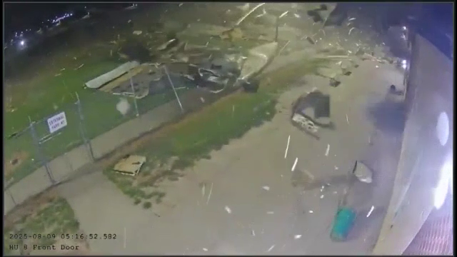 Momentul în care o furtună devastatoare lovește un penitenciar din Nebraska. Sute de deținuți au fost evacuați