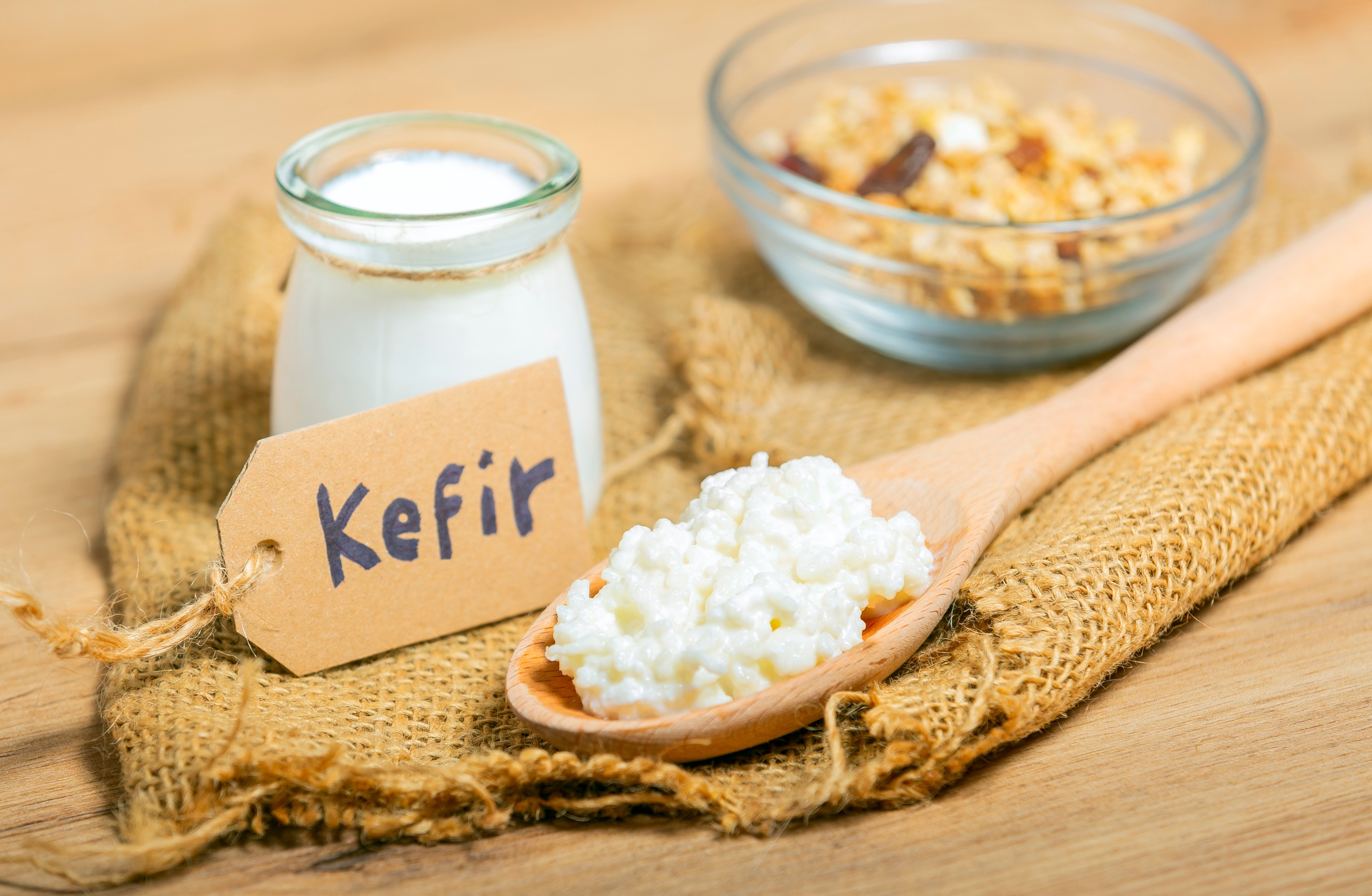 Kefir — superalimentul care îți transformă digestia. De ce e atât de bun pentru sănătate și cum se prepară acasă