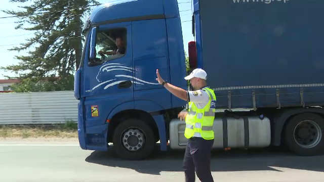 Cod roșu în Dolj și Mehedinți. 40 de grade la umbră și restricții pentru camioane, din cauza asfaltului care se topește