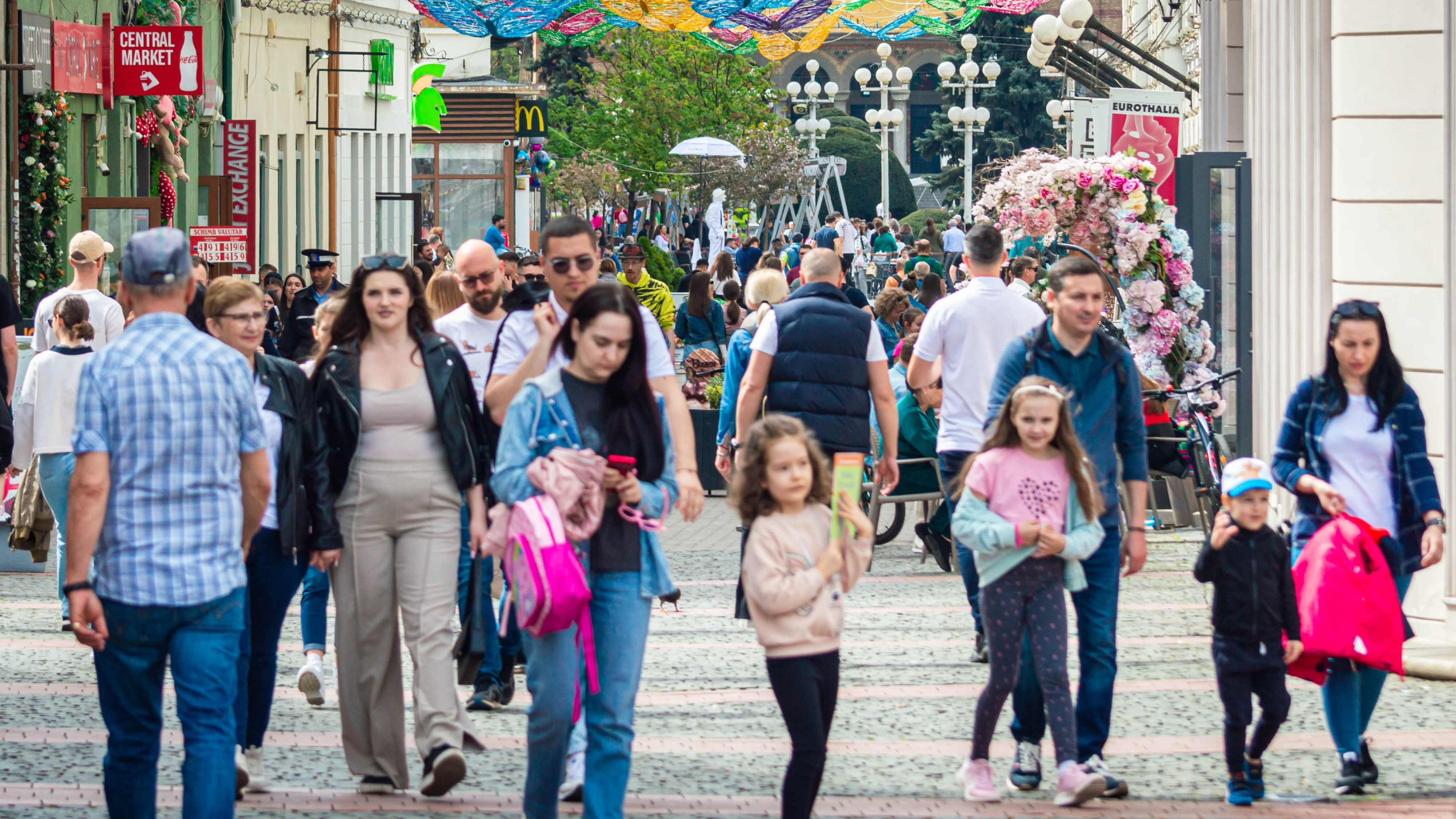 Ce pensii speciale primesc eroii Revoluției sau veteranii de război și cum diferă de cele ale magistraților sau diplomaților