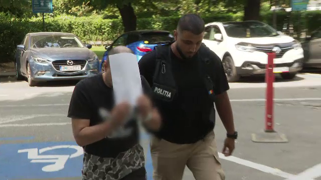 Cum ar fi pus la cale o vânzare falsă de armă bărbatul suspect de crima de la Padina. I-ar fi dat 10.000 euro unui recidivist