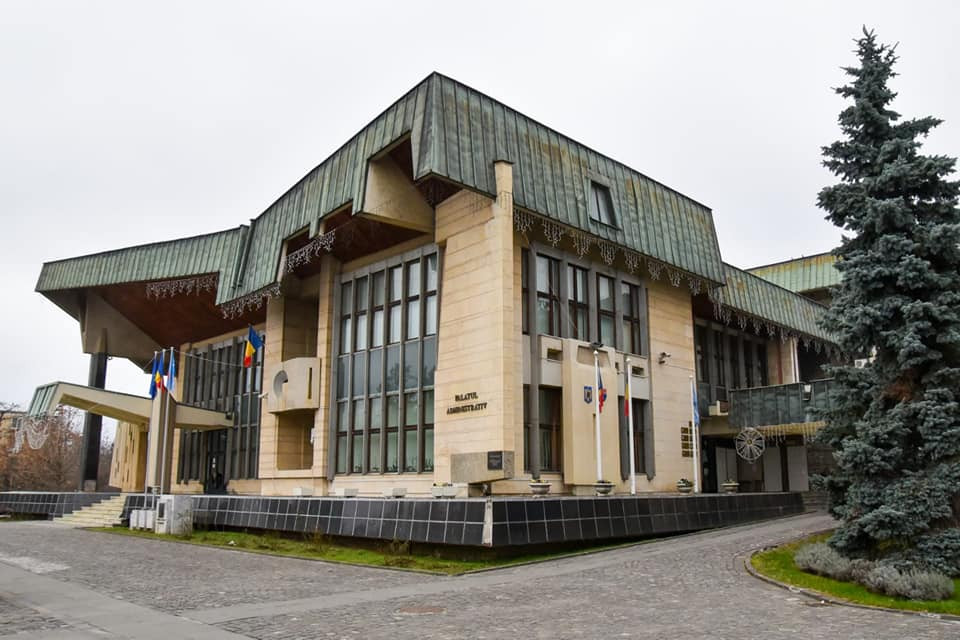 Un Consiliu Județean a ordonat eliminarea serviciului de pază în afara programului. „Nimeni nu ne fură noaptea”