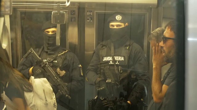 Prezența jandarmilor în stațiile de metrou din București a devenit virală pe Internet. „Suntem pregătiți pentru orice”