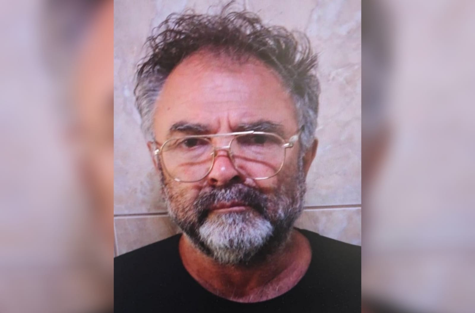 Un deţinut a evadat dintr-o ambulanţă a ANP Botoşani, în timp ce era transferat la Penitenciarul Jilava. E căutat de poliție