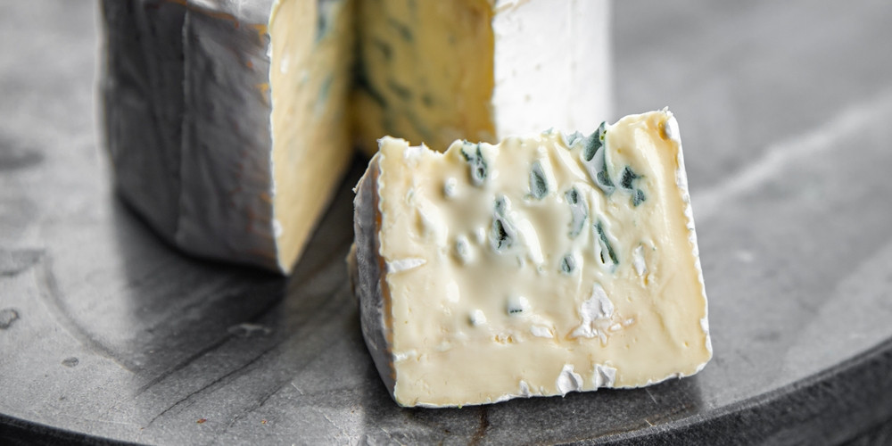 Mai multe tipuri de brânzeturi cu mucegai au fost retrase în Franța, după ce doi oameni au murit și alții au ajuns la spital