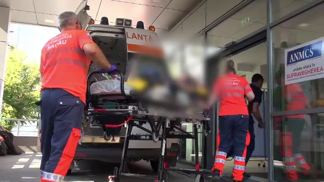 Un copil de nouă ani a fost scos inconștient dintr-o piscină din Olt. El a fost transportat în stare gravă la spital