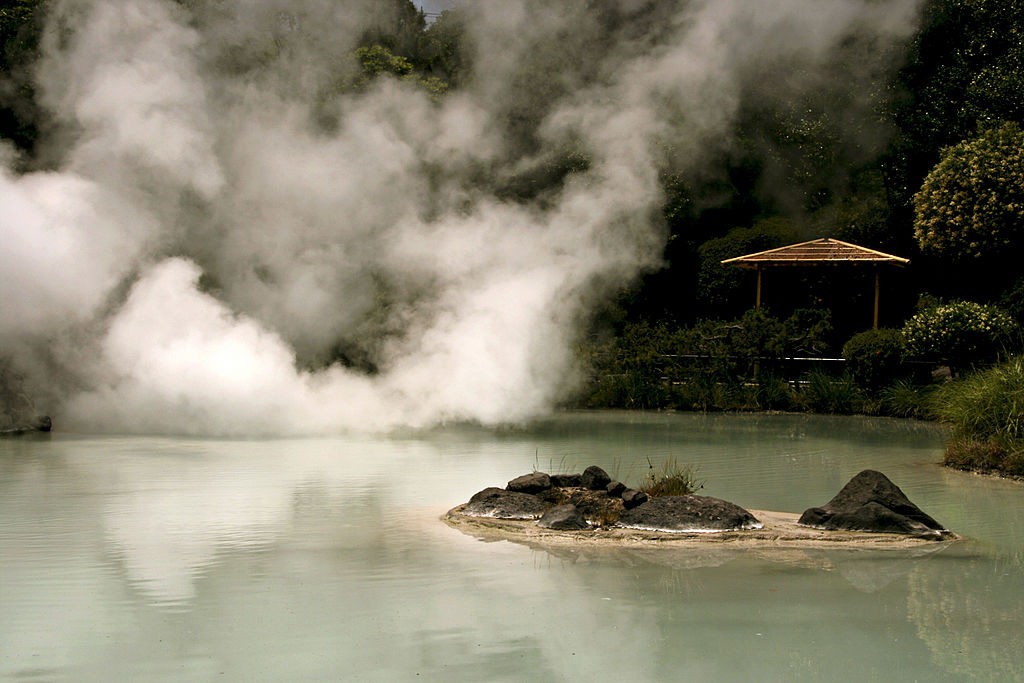 O companie japoneză a transformat apa termală în pulbere. Ce vrea să facă cu ea