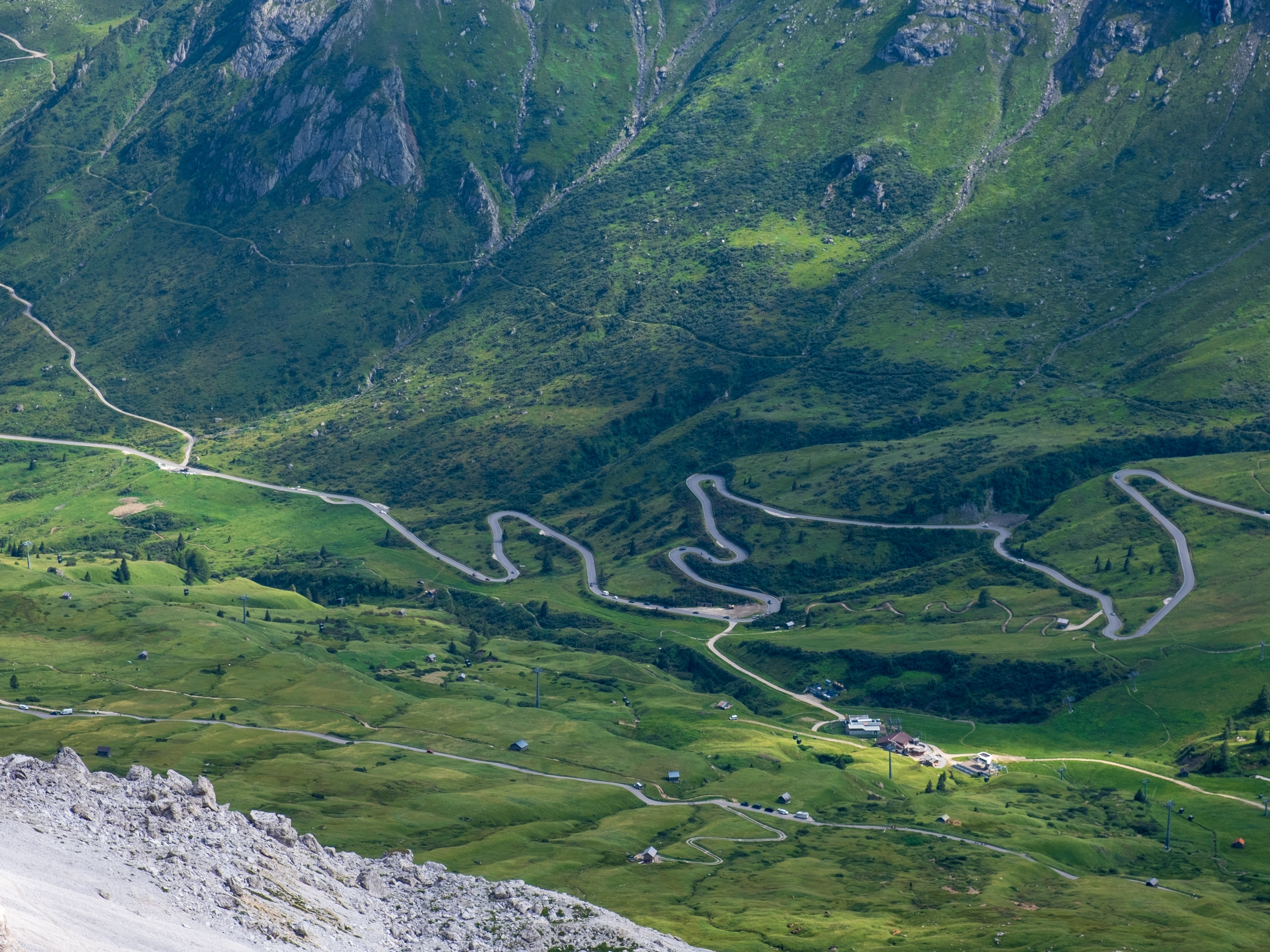 Un britanic trebuie să achite 14.225 de euro, după ce a fost salvat cu elicopterul, în Italia. Ce legătură are cu Brexit-ul