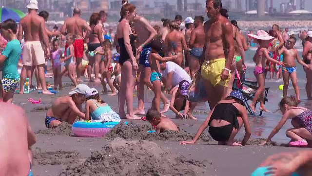 Număr record de turiști pe litoral de Sfânta Maria. Peste 200.000 de oameni s-au bucurat de soare și distracție la mare