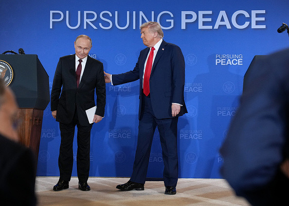 Trump a anunțat că se va întâlni cu Putin la Budapesta. „Să vedem dacă putem pune capăt acestui război”