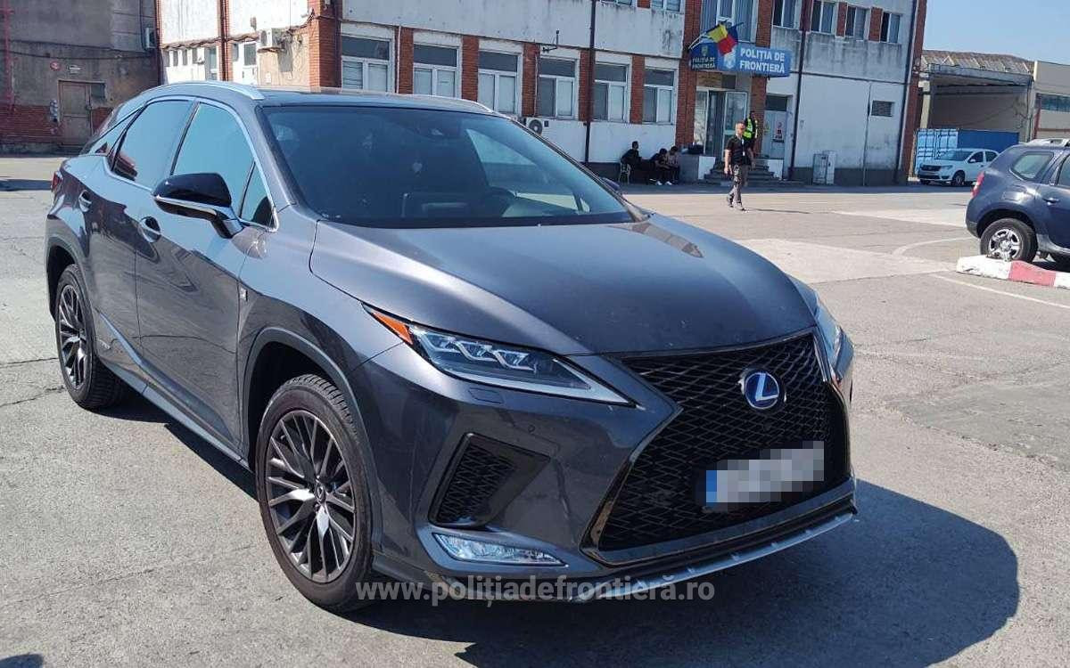 Autoturisme de 165.000 de euro, căutate de autorităţi europene, au fost descoperite în Portul Constanţa. FOTO