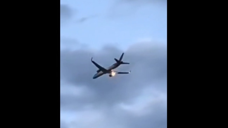 „Am trimis SMS-uri de adio”. Un avion cu 273 de pasageri la bord a aterizat de urgenţă în Italia cu un motor în flăcări VIDEO