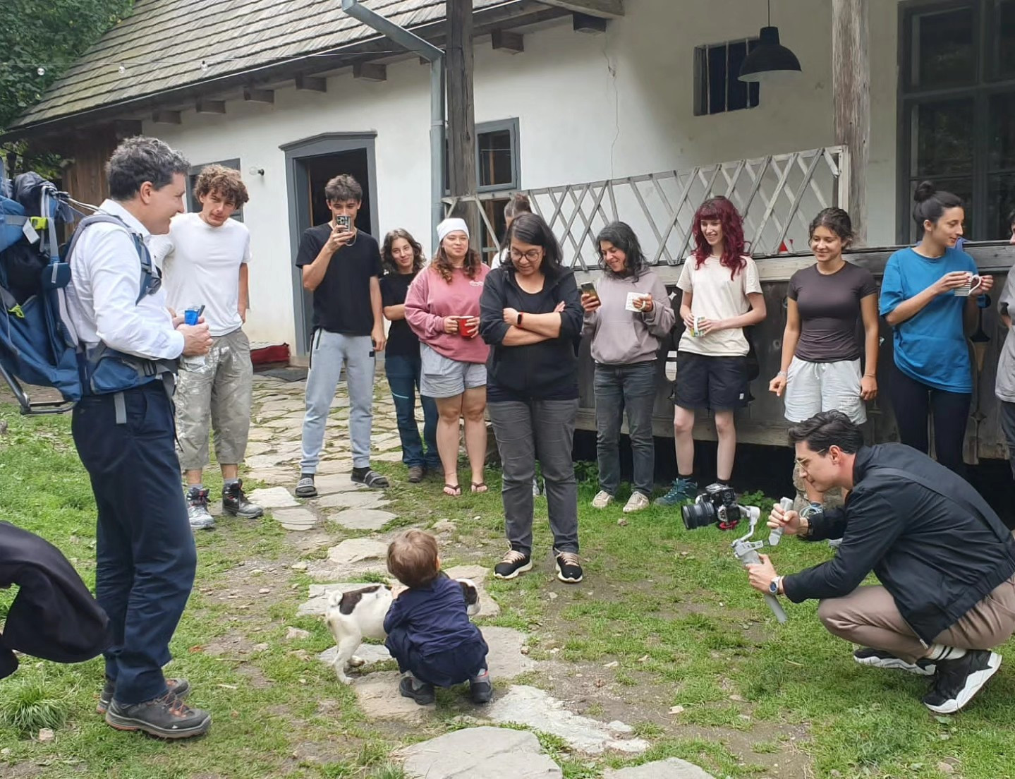 Președintele Nicușor Dan, vizită surpriză la Roșia Montană. „Un vechi prieten şi susţinător al Roşiei Montane”