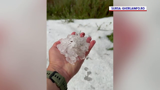 Temperaturile au scăzut brusc cu 10 grade și au revenit furtunile violente. „Drumul a fost acoperit de gheață”