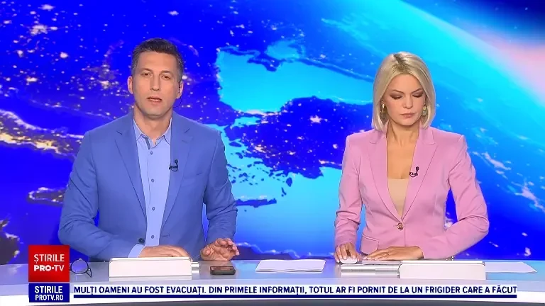 Două mașini s-au izbit violent într-o intersecție din București. O femeie și bebelușul ei de 5 luni au ajuns la spital