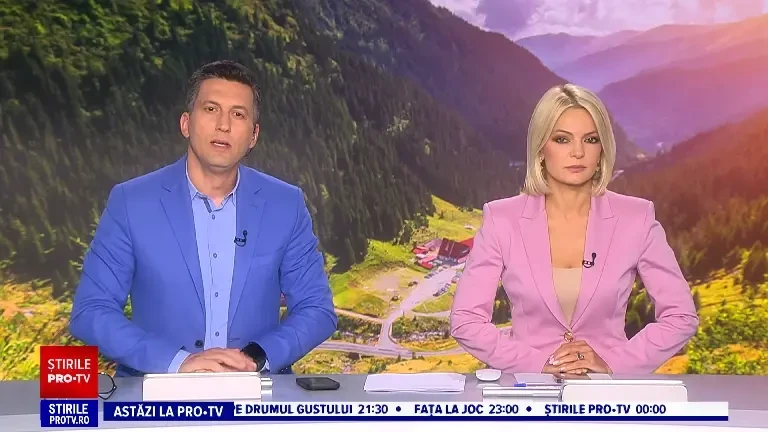 Sute de studenți protestează la Timișoara față de tăierea burselor. Motivul pentru care au adus frigidere, haine și pateuri