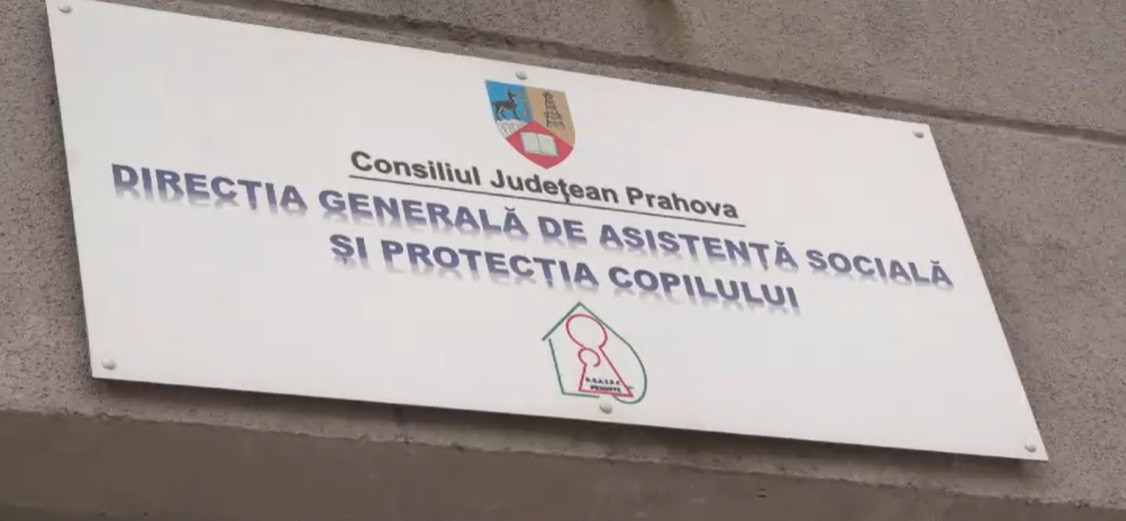 Un copil de 2 ani pus să cerșească pe TikTok, luat în grija statului. Mama mai are 3 copii preluați de autorități. Cât încasa