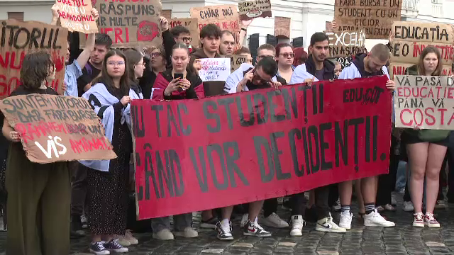 Soluția ministrului Educației pentru studenții nemulțumiți de reducerea burselor: Puteți găsi o slujbă cu jumătate de normă