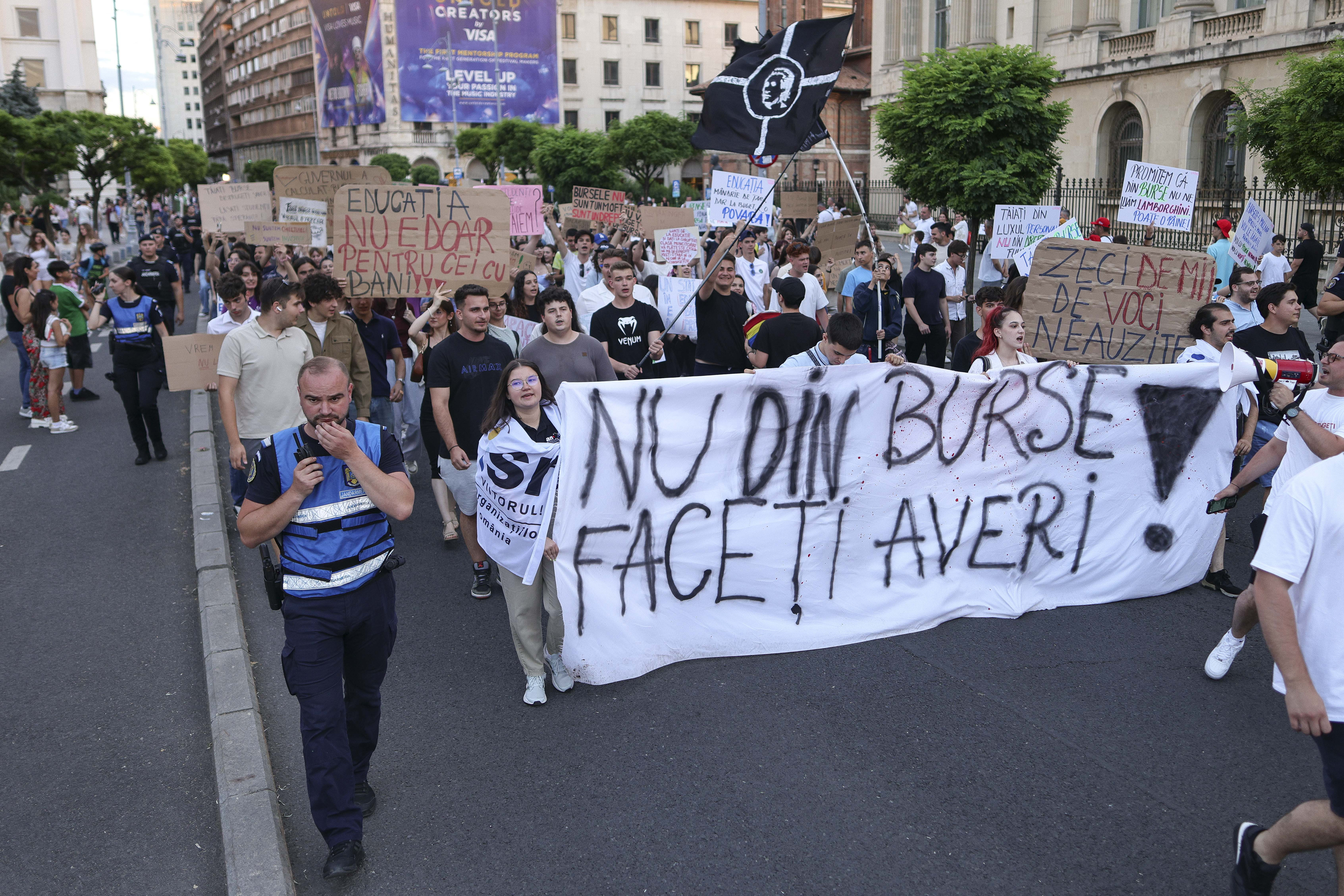 Studenţii anunță că vor continua protestele după discuția cu ministrul Educației. „Ne simţim împinşi de circumstanţe”