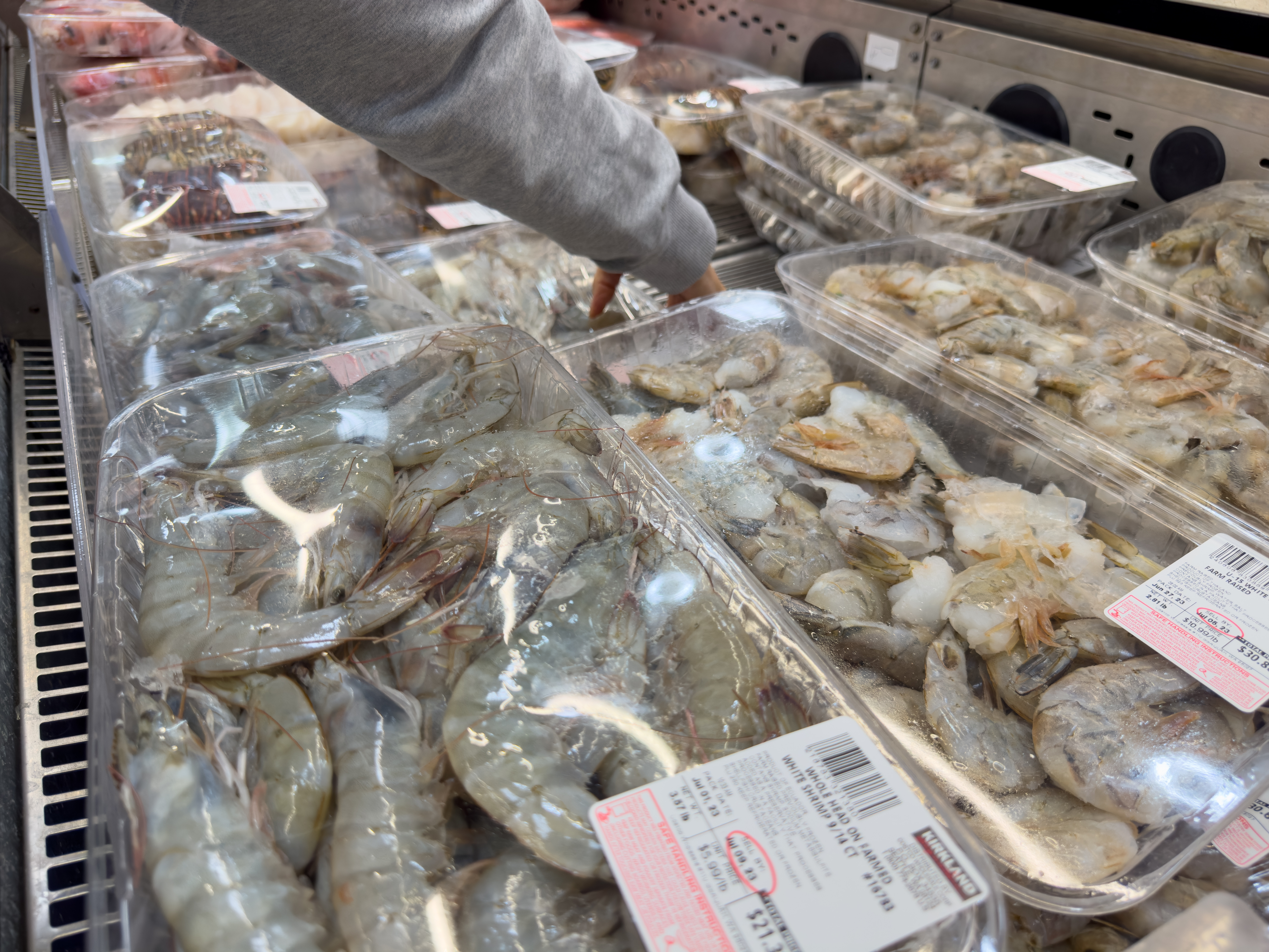 Creveți radioactivi vânduți în cel mai mare lanț alimentar din Statele Unite. Și cea mai mică expunere cauzează cancer