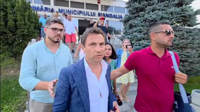 Primarul din Mangalia a fost reţinut de DNA pentru 24 de ore, după ce ar fi primit șpagă și haine scumpe