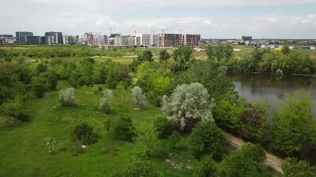 Fostele Sere Militari s-au transformat într-o pădure urbană. Statul ține terenul pentru retrocedări