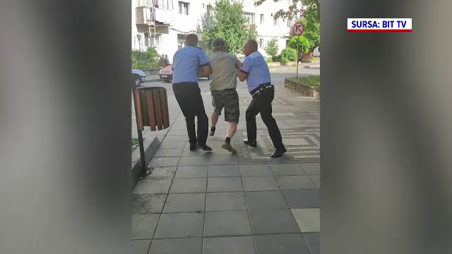 Încercarea unor polițiști din Pașcani de a legitima un bărbat s-a transformat într-o luptă corp la corp. Ce s-a întâmplat