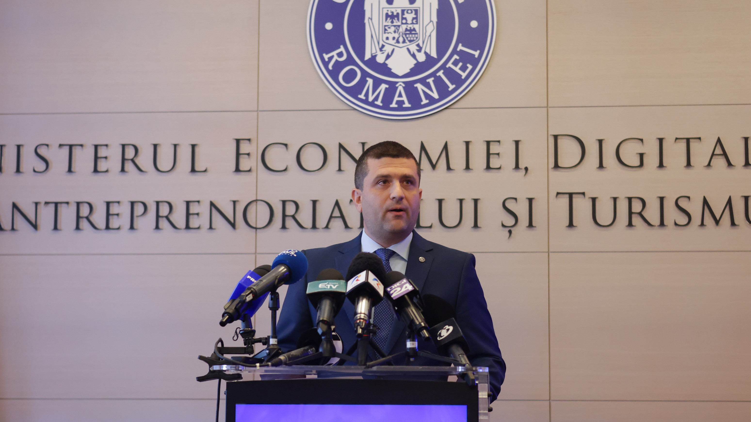 Radu Miruţă: Premierul este emanaţia partidelor de la guvernare, trebuie lăsat să se desfăşoare