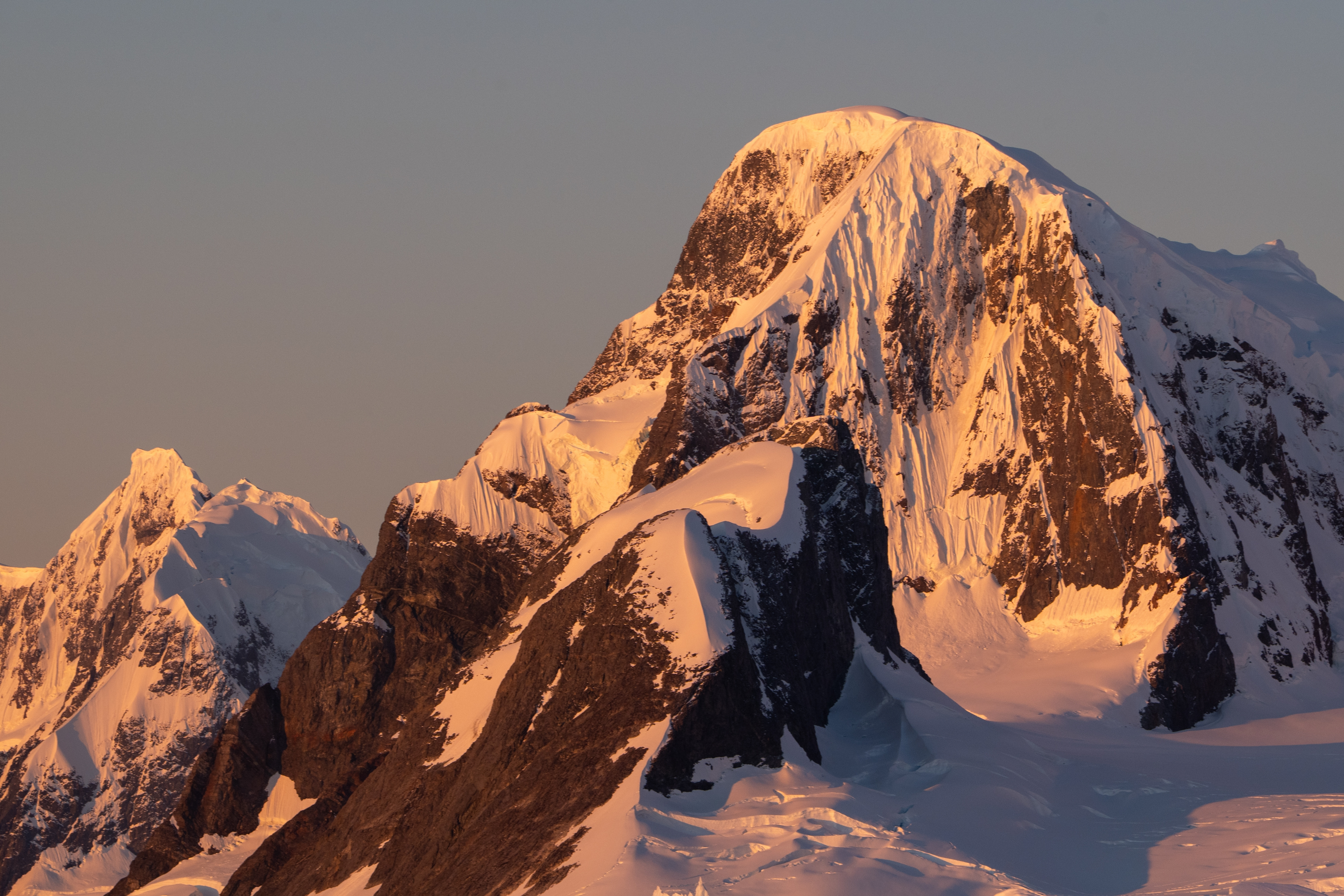 Locul spectaculos descoperit de tot mai mulți turiști se destramă accelerat. Poluarea agravează degradarea